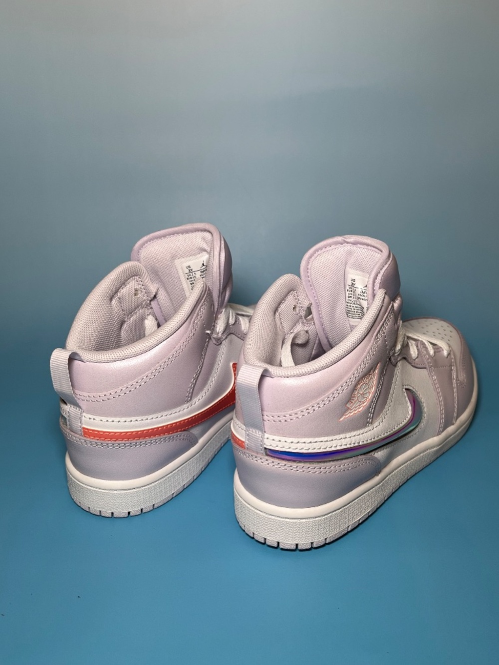 Jordan 1 Mid SE Barely Grape/Atomic Pink/White - Size 3Y - Picture 4 of 5